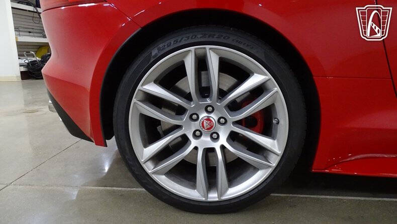 2016 Jaguar F-TYPE R