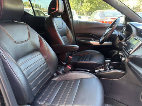 2019 Nissan Kicks SR