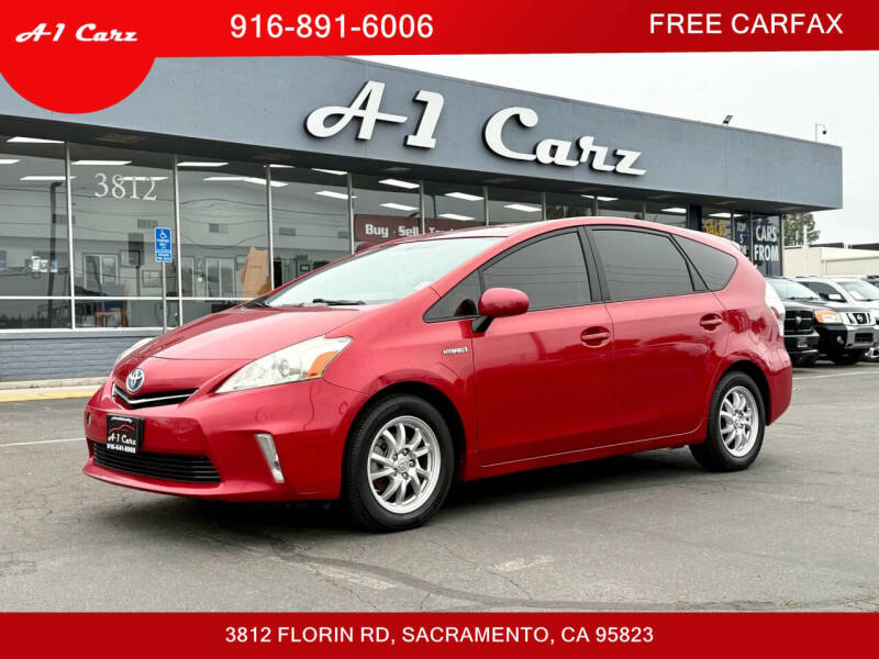 2012 Toyota Prius v Five's photo