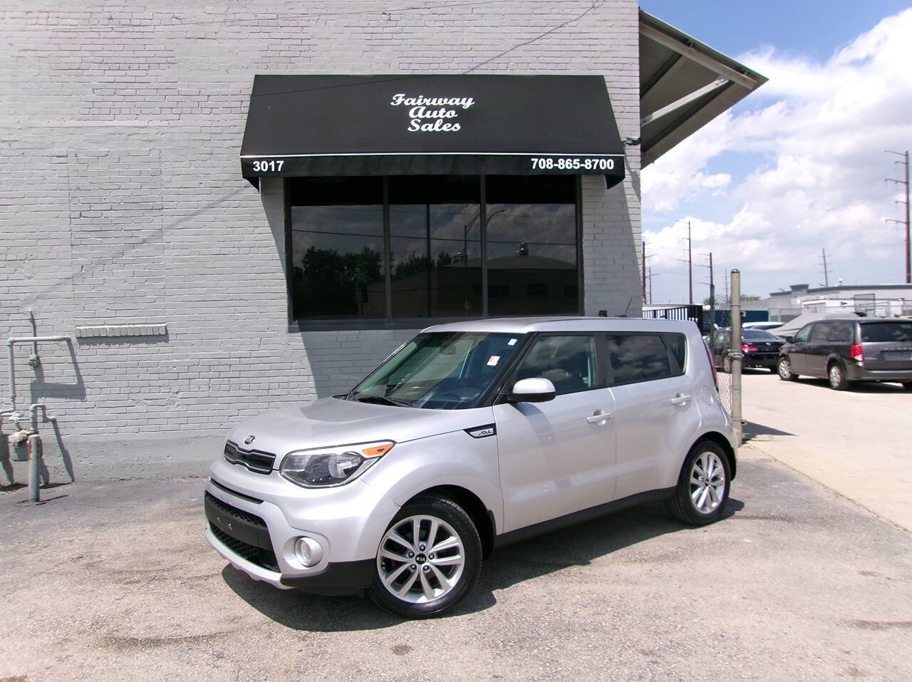 Bright Silver 2017 Kia Soul Wagon Front-Wheel Drive 6-Speed Automatic