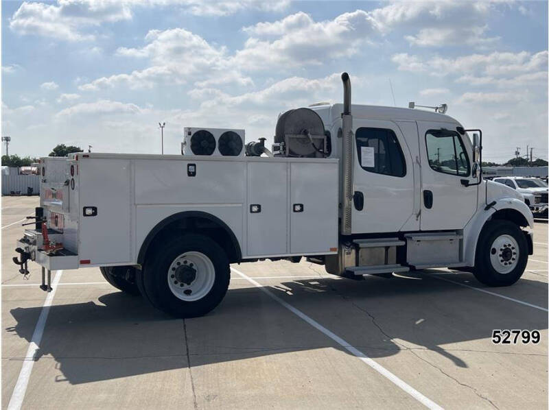 2019 Freightliner M2 106