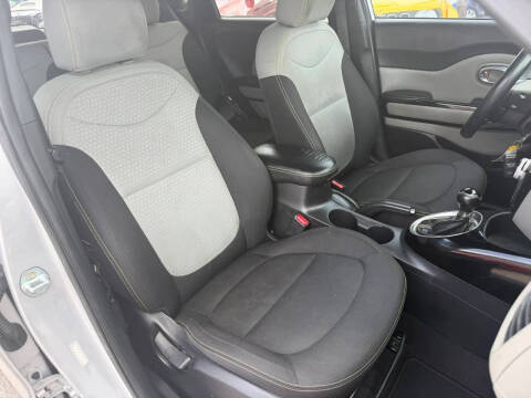 2015 Kia Soul +