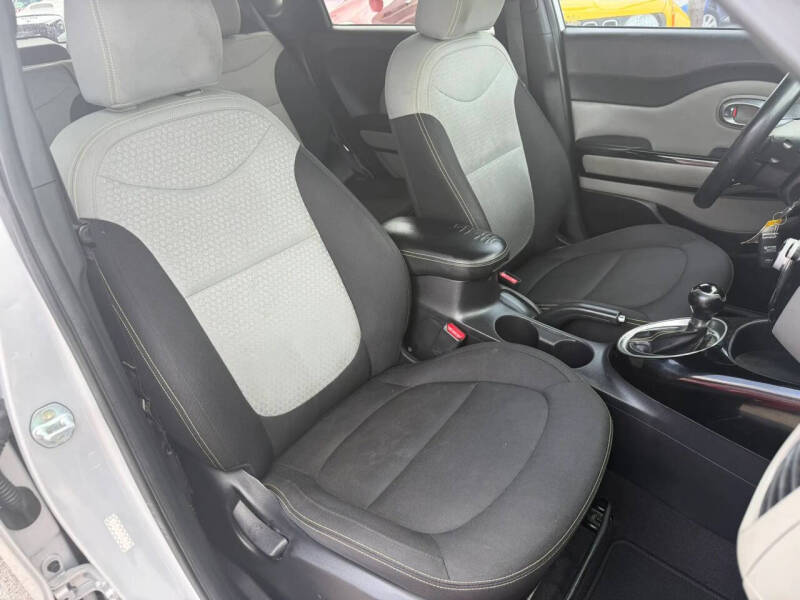 2015 Kia Soul +