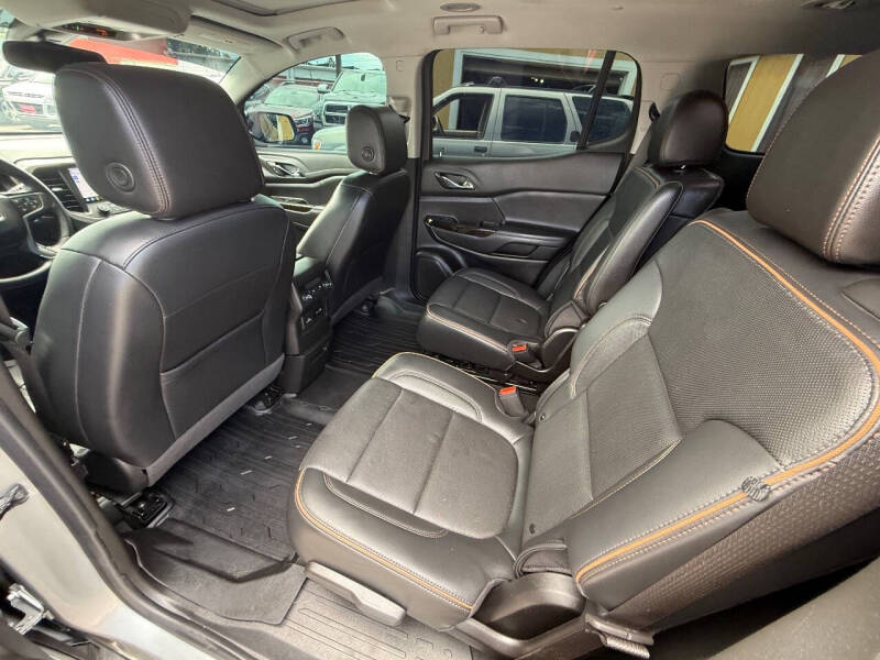 2023 GMC Acadia AT4