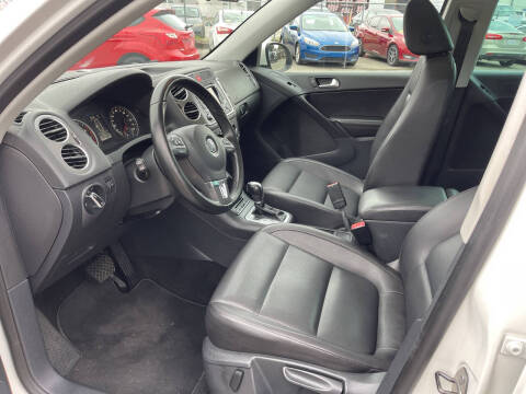 2011 Volkswagen Tiguan SEL