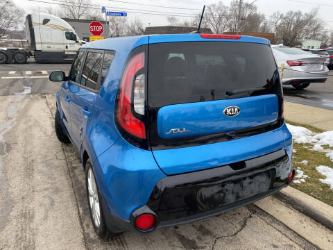 2016 Kia Soul +