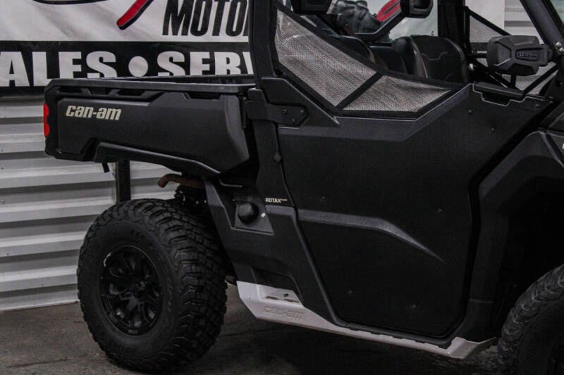 2020 Can-Am Defender XT HD10