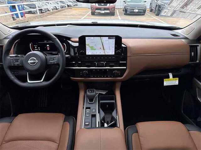 2025 Nissan Pathfinder Platinum