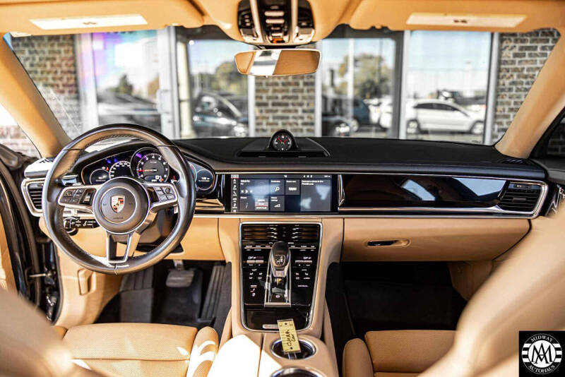 2018 Porsche Panamera