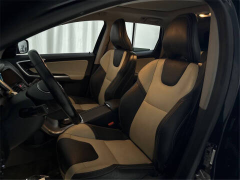 2017 Volvo XC60 T6 Dynamic