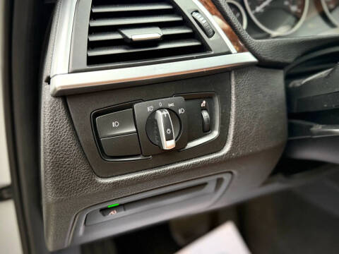 2018 BMW 3 Series 330i xDrive