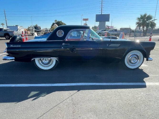 1956 Ford Thunderbird