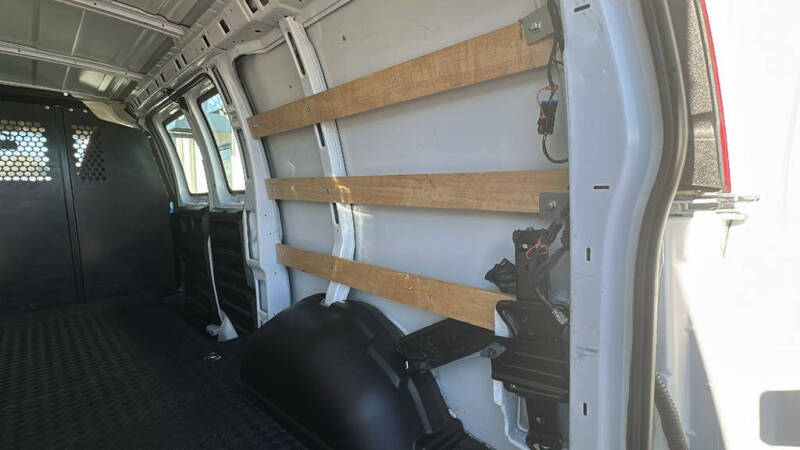 2023 Chevrolet Express 2500