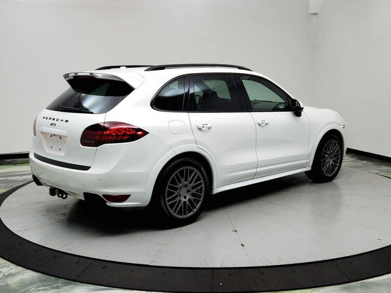 2013 Porsche Cayenne GTS