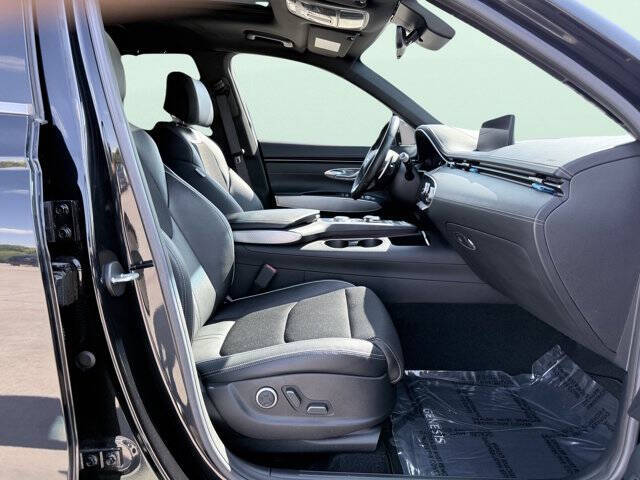 2022 Genesis GV70 2.5T Standard