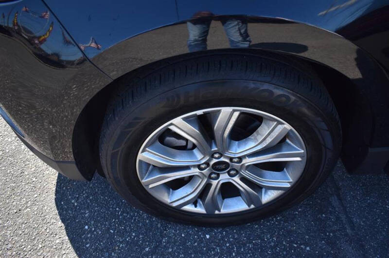2024 Ford Edge Titanium