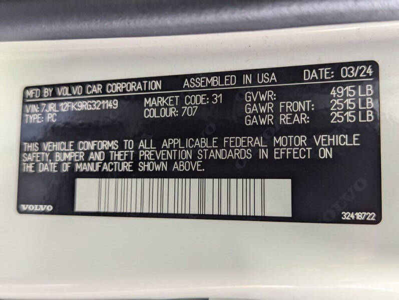 2024 Volvo S60 B5 Core Dark Theme