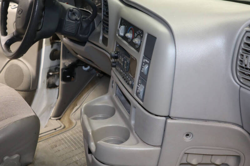 2002 Chevrolet Astro LS