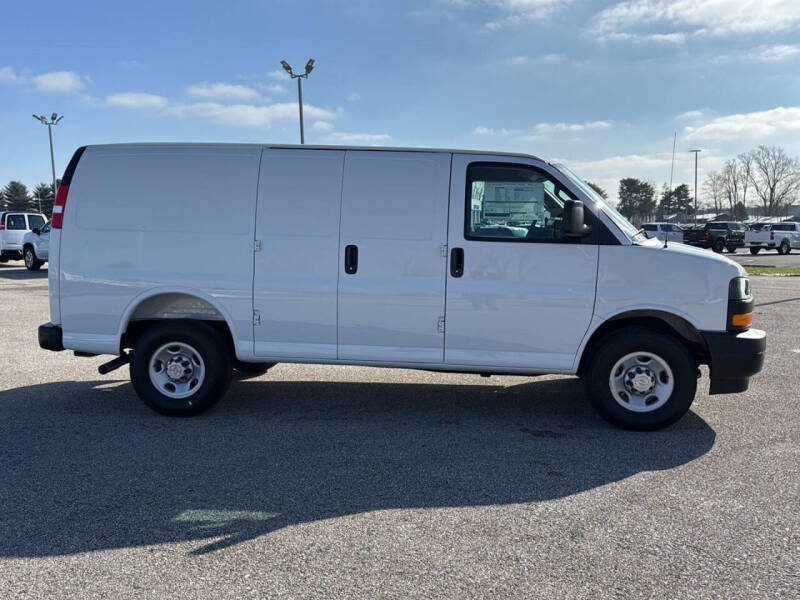 2025 Chevrolet Express 2500