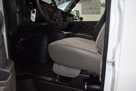 2025 Chevrolet Express 2500