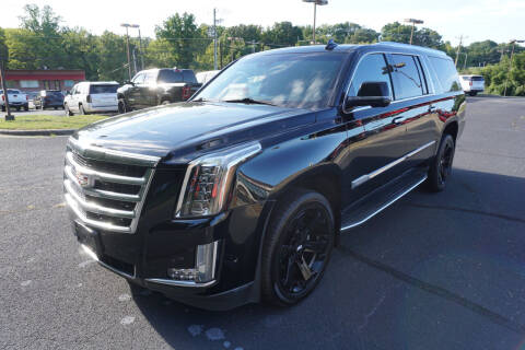 2018 Cadillac Escalade ESV for sale at Modern Motors - Thomasville INC in Thomasville NC
