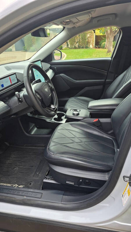 2022 Ford Mustang Mach-E Select