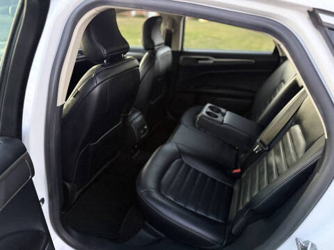 2017 Ford Fusion Hybrid SE