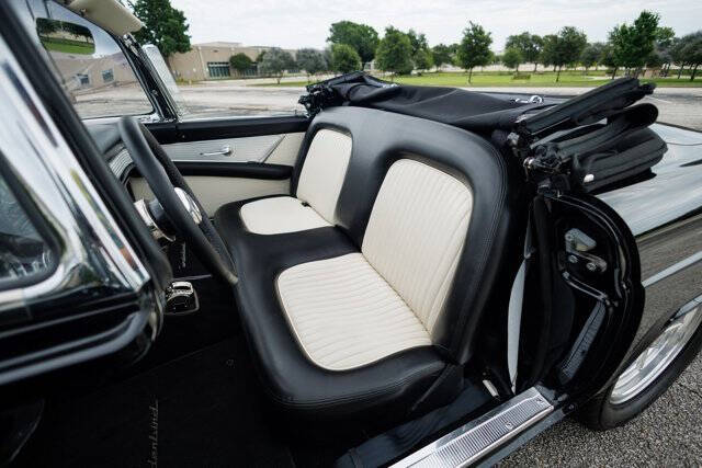 1956 Ford Thunderbird