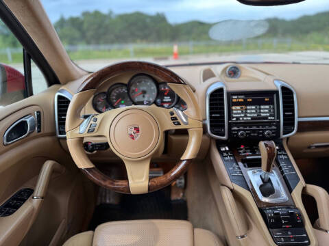 2013 Porsche Cayenne GTS