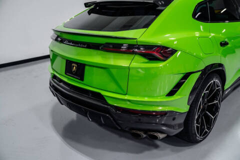 2023 Lamborghini Urus Performante