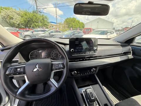 2022 Mitsubishi Outlander SE Launch Edition