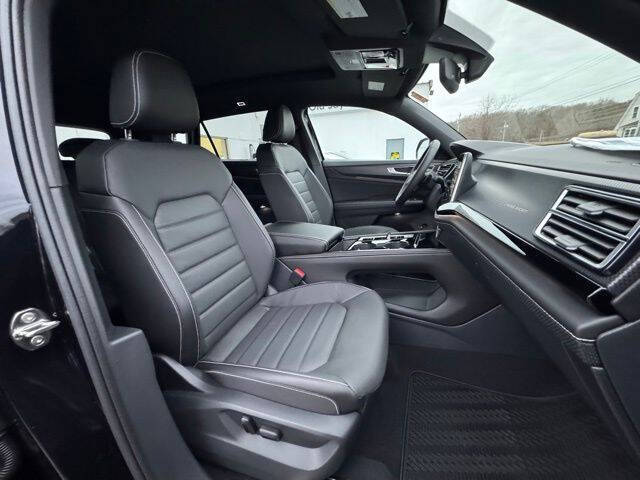 2026 Volkswagen Atlas Cross Sport SEL R-Line Black 4Motion