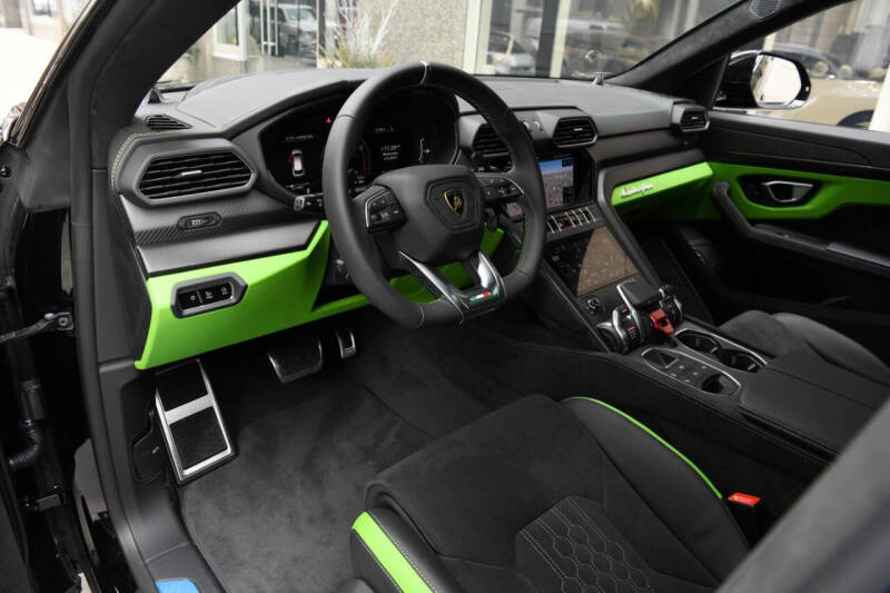 2024 Lamborghini Urus S