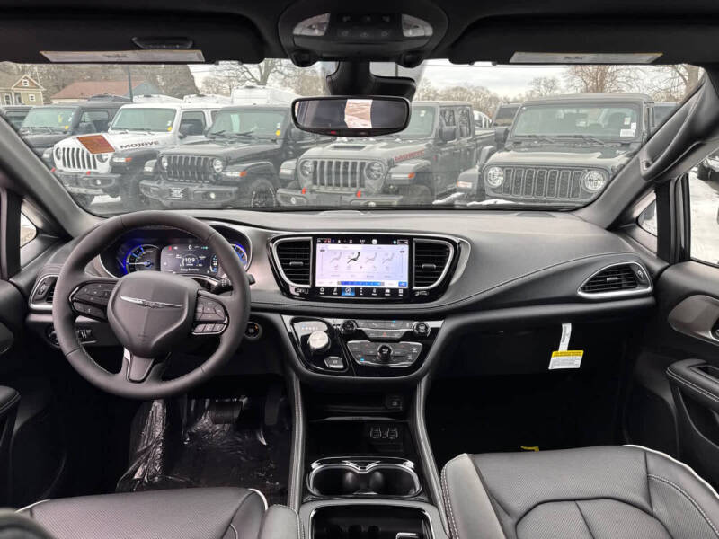 2023 Chrysler Pacifica Plug-In Hybrid Limited