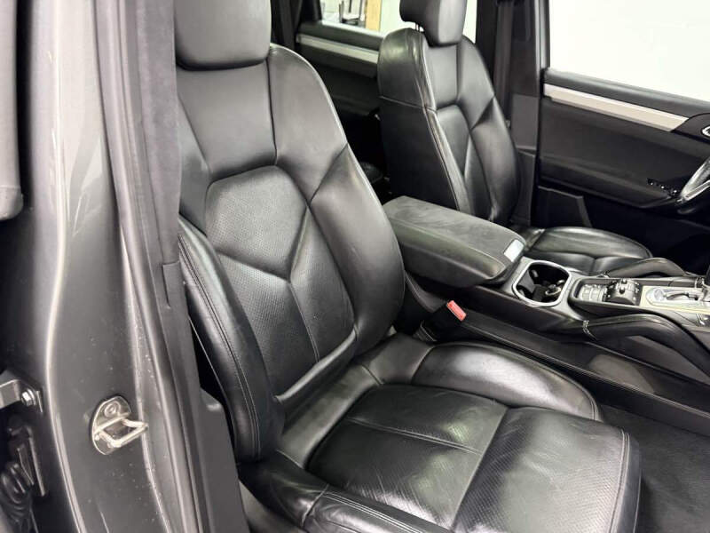 2016 Porsche Cayenne GTS