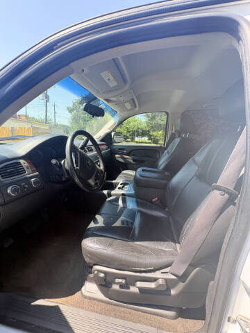 2011 Chevrolet Suburban LT