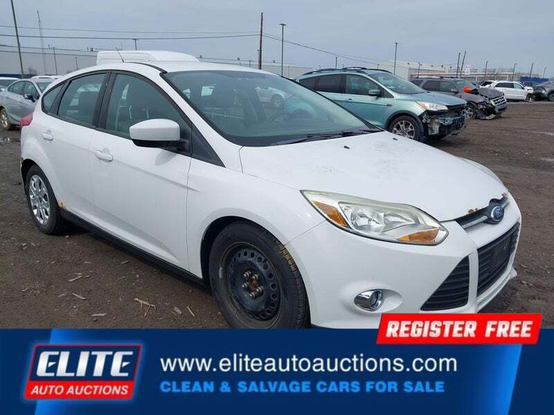 White 2012 Ford Focus SE SE 4dr Hatchback 1