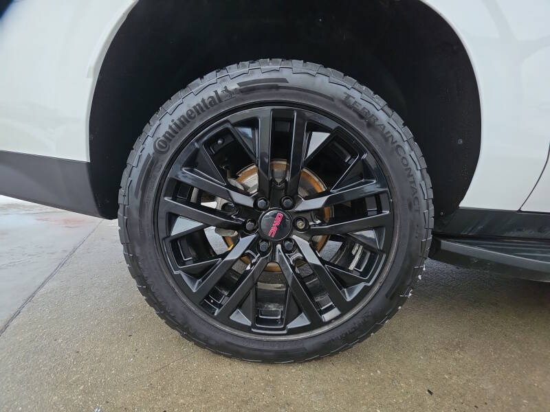 2023 GMC Yukon XL SLT