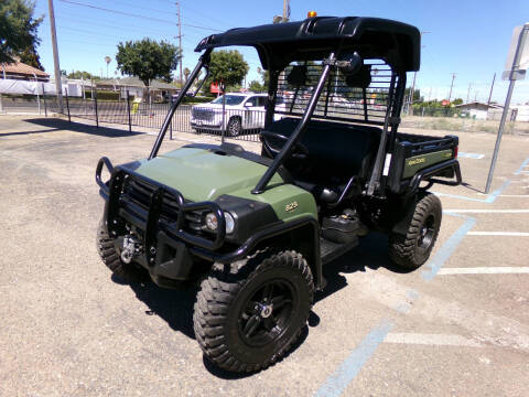 2010 John Deere Gator 25i side-by-side