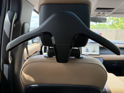 2025 Land Rover Defender 110 P400 S