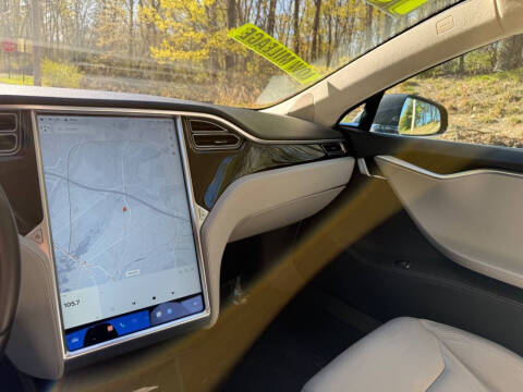 2015 Tesla Model S 70D