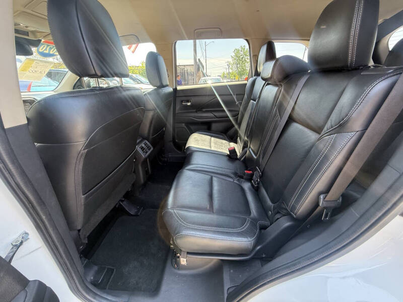 2020 Mitsubishi Outlander Special Edition