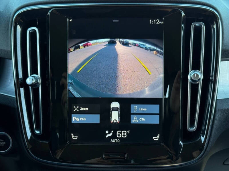 2022 Volvo XC40 T5 Momentum