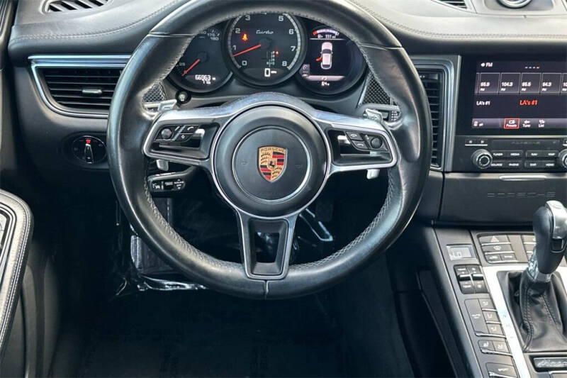 2017 Porsche Macan