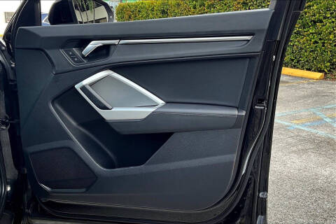 2023 Audi Q3 quattro Premium Plus 40 TFSI