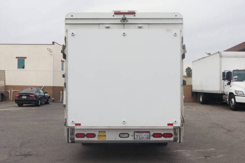 2015 Freightliner MT45 Chassis