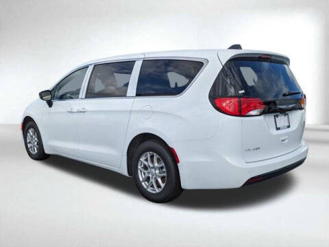 2026 Chrysler Voyager LX