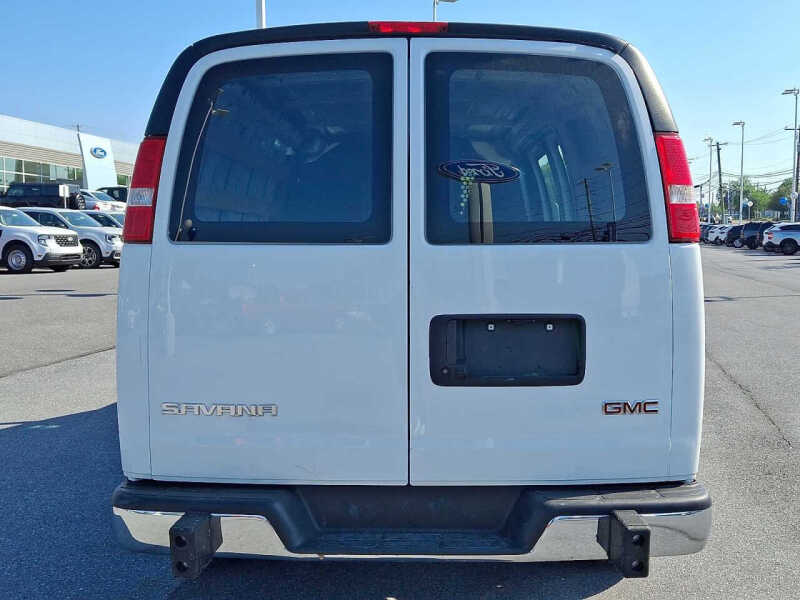 2024 GMC Savana 2500