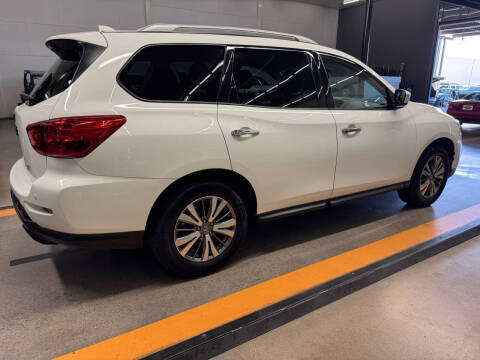 2020 Nissan Pathfinder SV