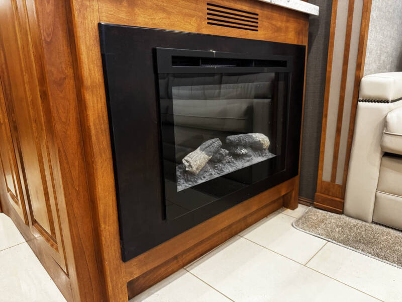 2018 Tiffin Allegro RED